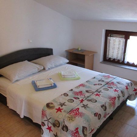 Apartment Krizanovic Malinska Esterno foto