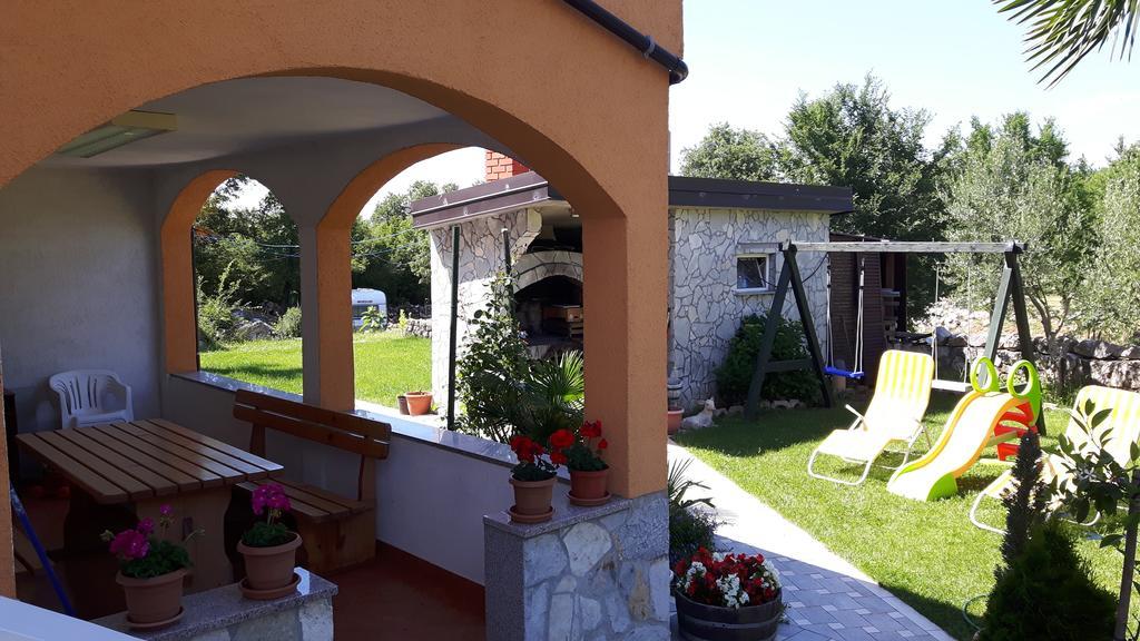 Apartment Krizanovic Malinska Esterno foto