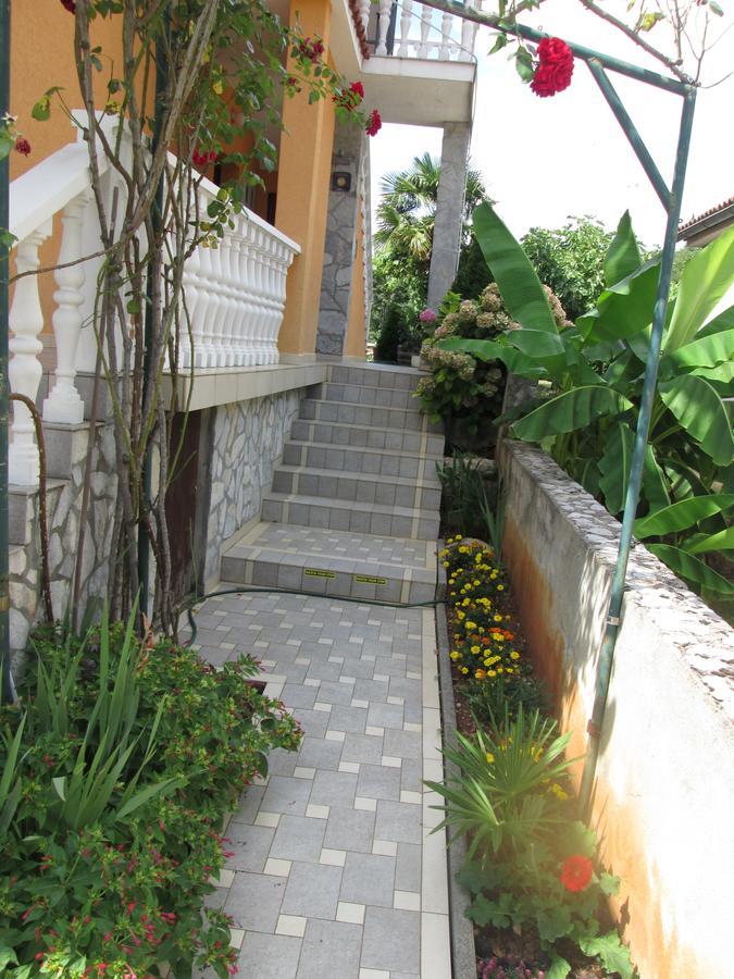 Apartment Krizanovic Malinska Esterno foto