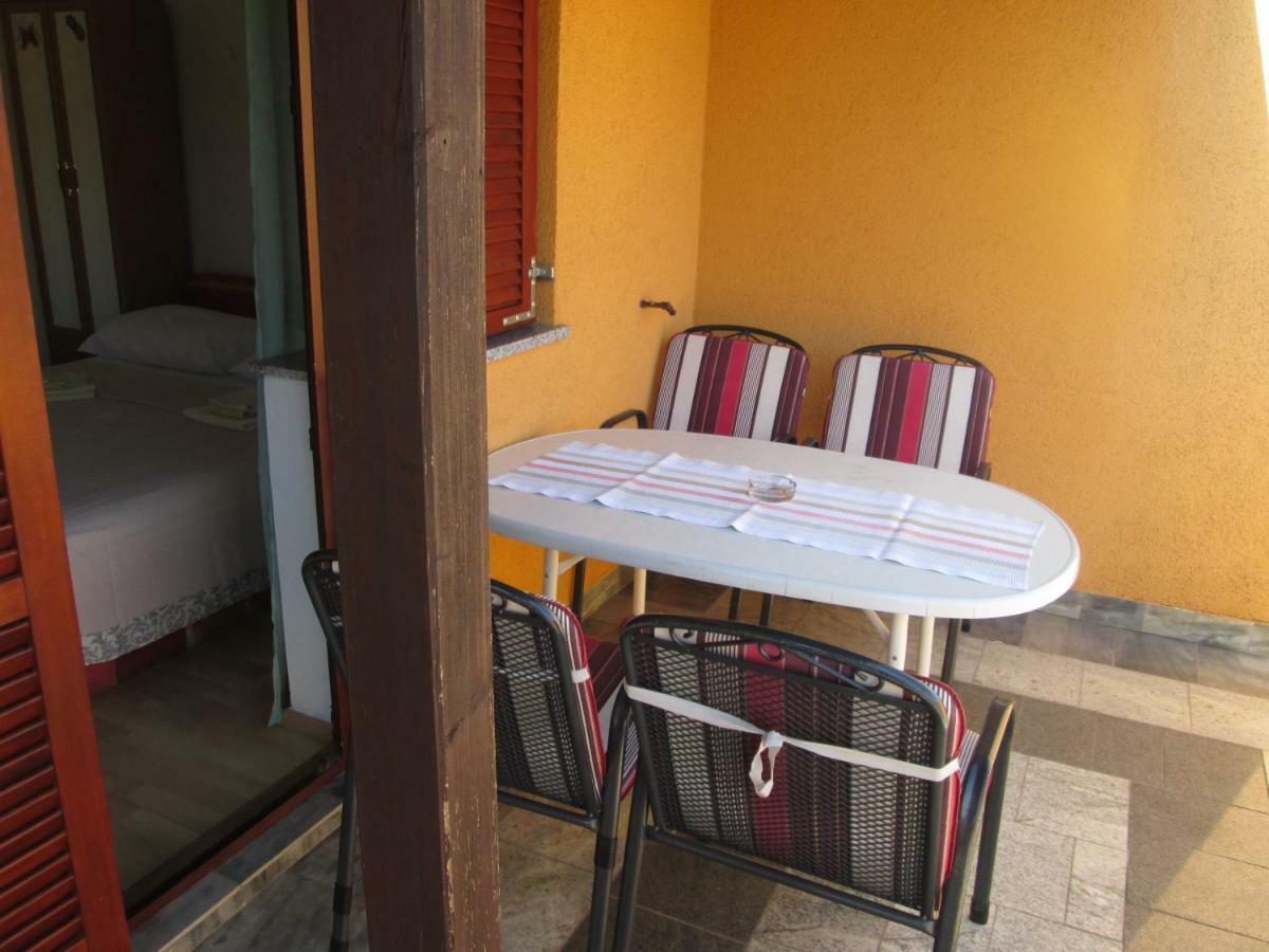 Apartment Krizanovic Malinska Esterno foto